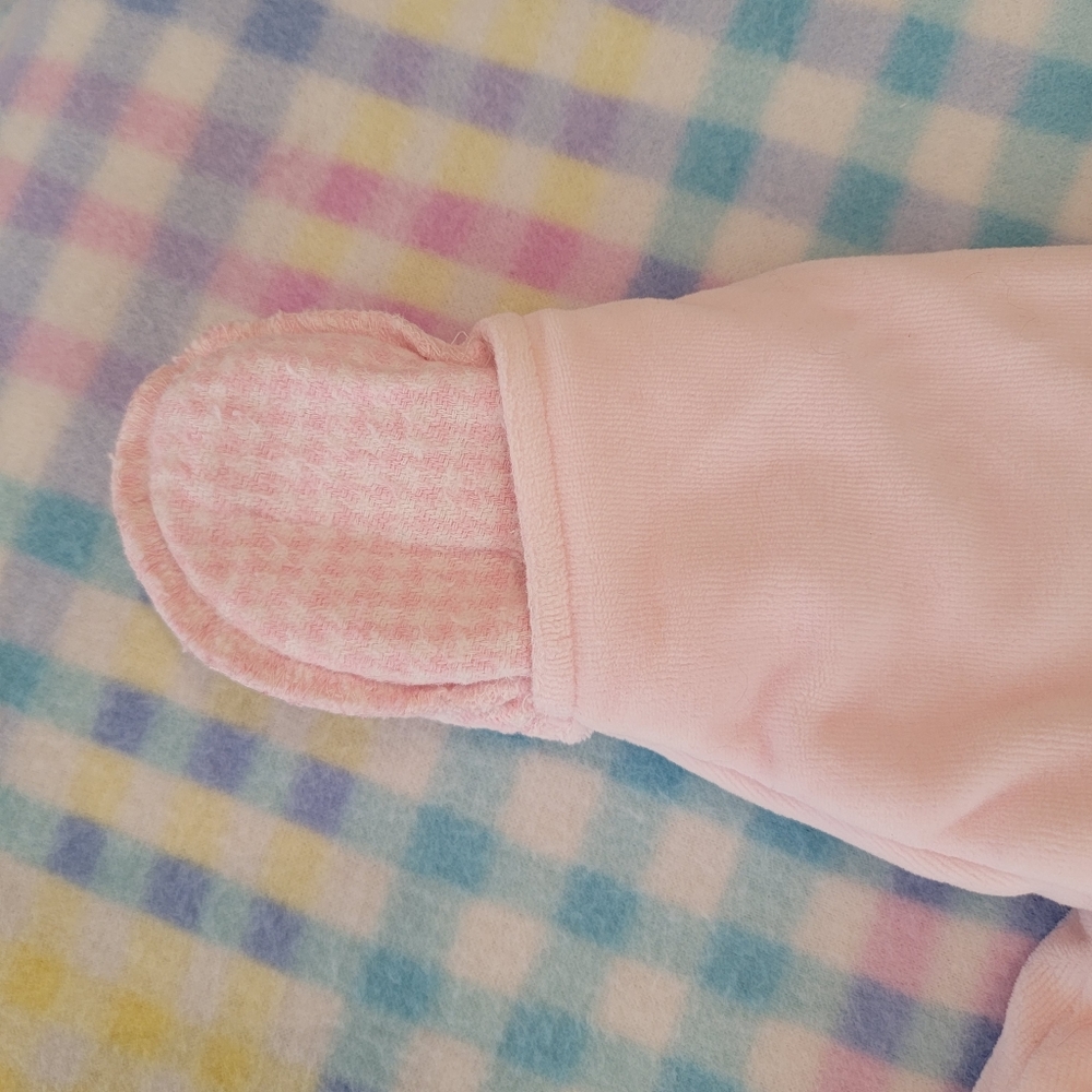 MINIBASIX ♡ Sweet Vintage Pink 'n White Baby Girl Velvet Teddy Bear Bunting 0-3M - Picture 8 of 17